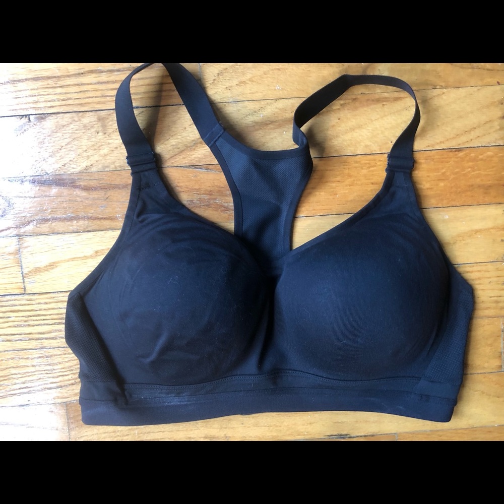 Black supportive Victoria’s Secret Sports Bra